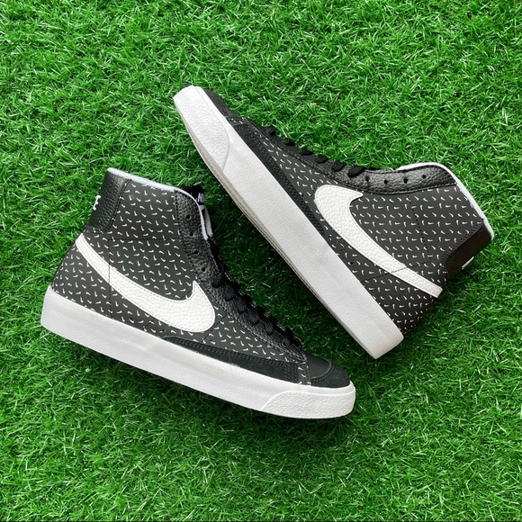 Nike Blazer Mid ‘77 Black/ White - Picture 5 of 6